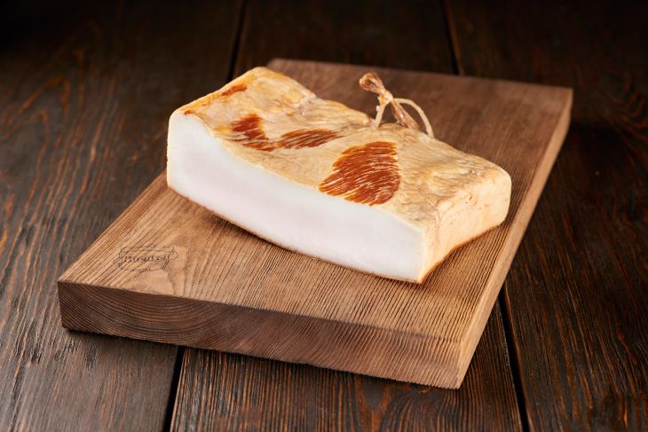 Speck gesalzen geräuchert